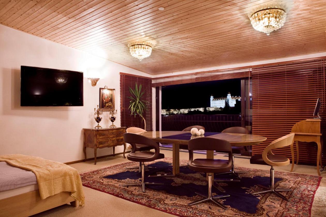 Panoramic Castle Suite With Free Private Parking Bratislava Exteriör bild