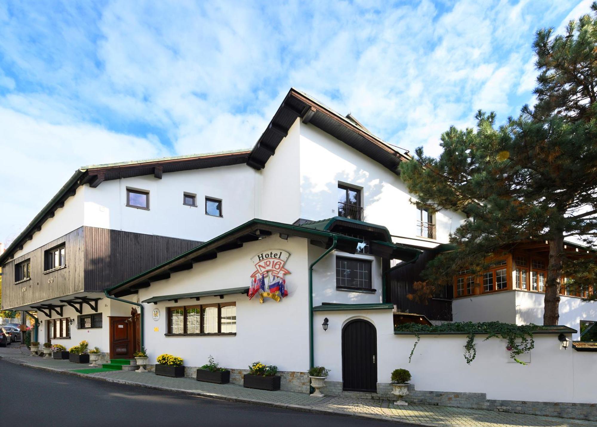 Panoramic Castle Suite With Free Private Parking Bratislava Exteriör bild